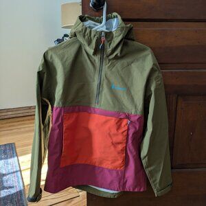 Cotopaxi Women's Pullover Kangaroo Pouch Rain Coat
